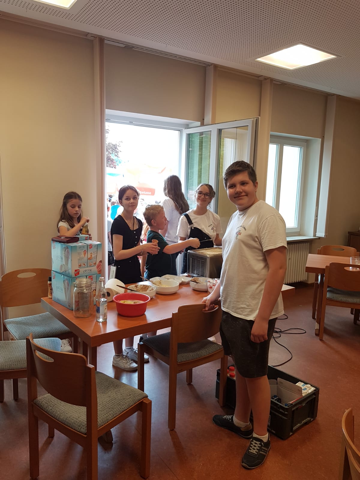 Pfarrfest an Fronleichnam – Rolleisverkauf