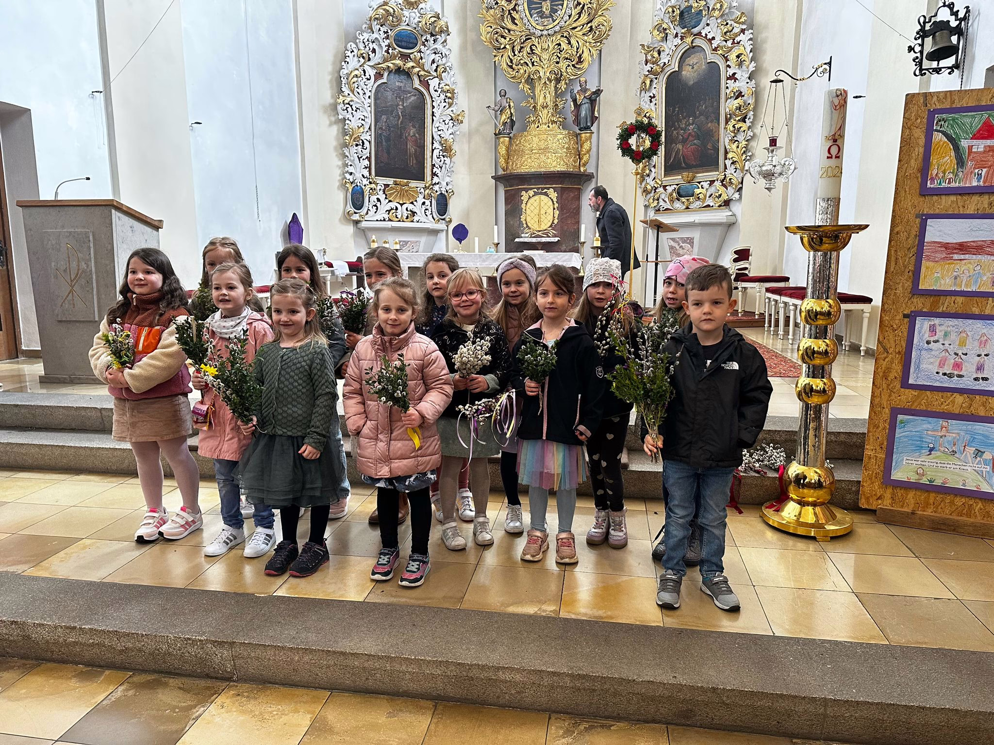 Kindergarten feiert Palmsonntag in der Pfarrkirche