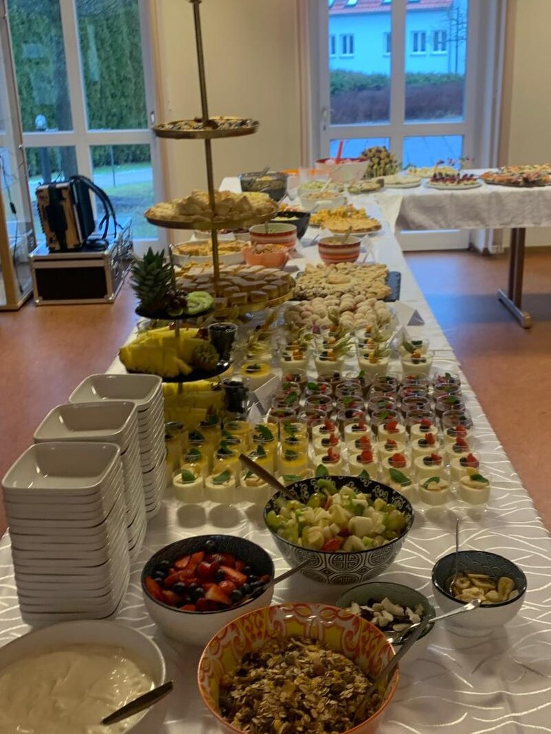 Faschingsfrühstück am „Naschn Pfinsta“