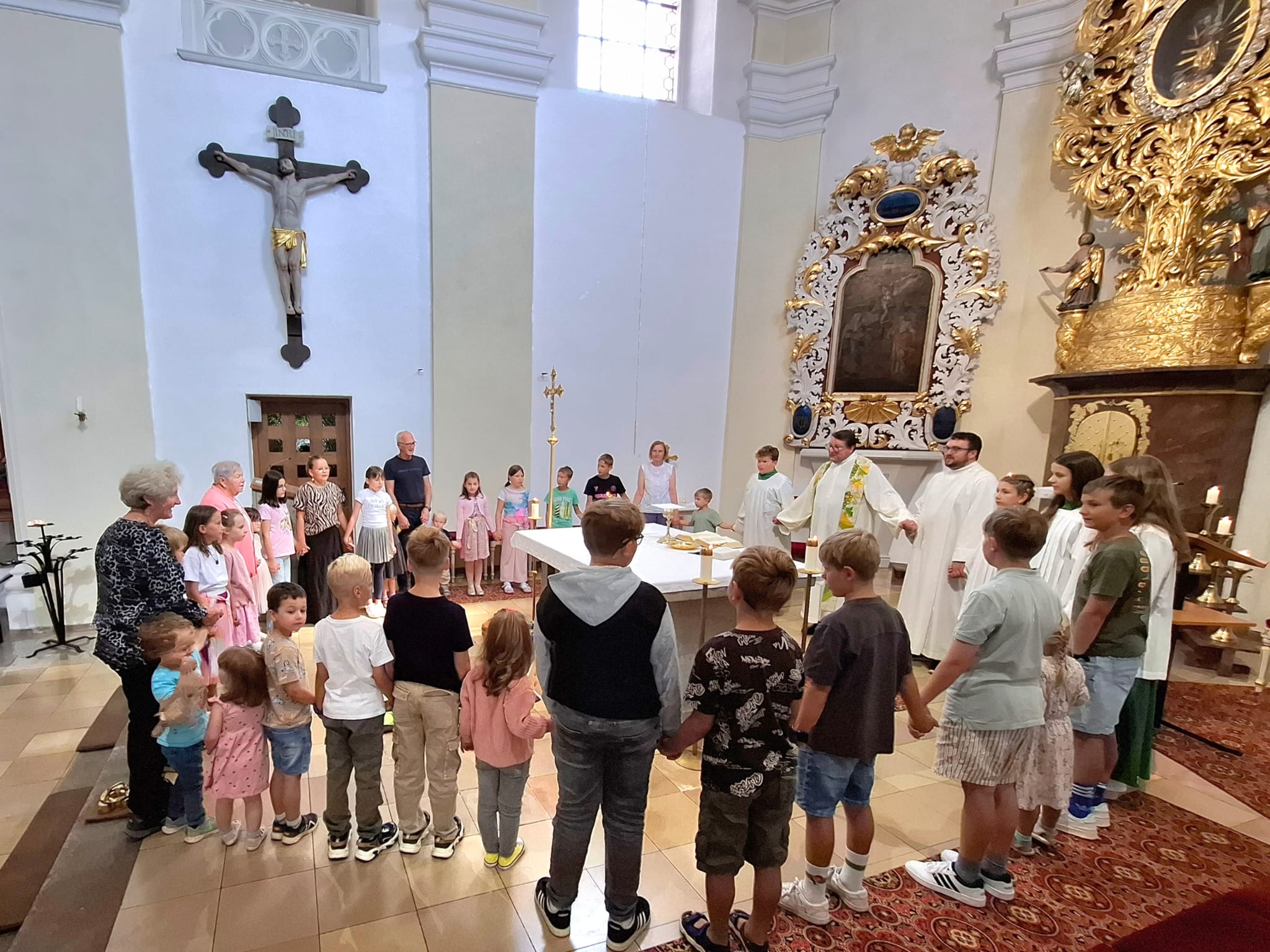 Großeltern-Enkel-Gottesdienst und Fahrzeugsegnung